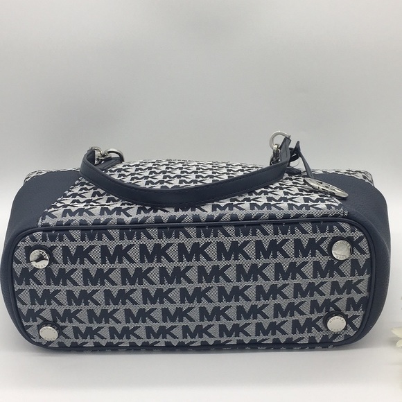 MICHAEL KORS BEDFORD LG EW TZ TOTE NAVY MULTI - Picture 6 of 8